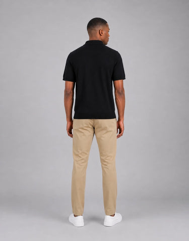Klevas Levie Black Golfer